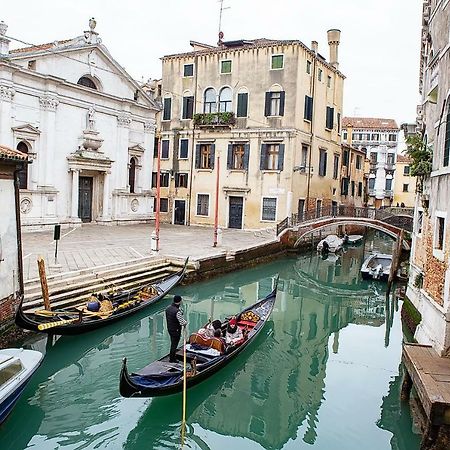 Pink House In Venice City Centerアパートメント エクステリア 写真