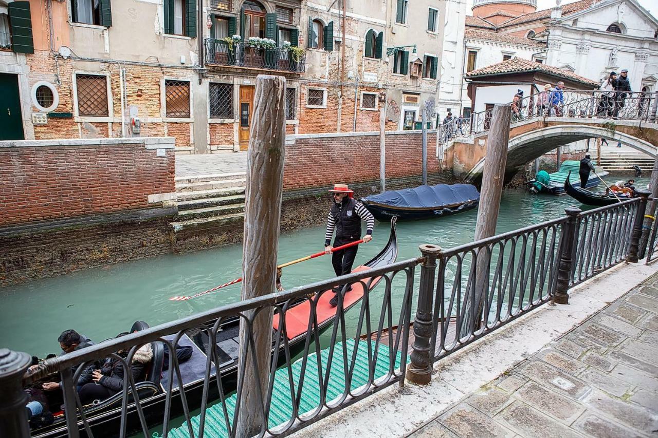 Pink House In Venice City Centerアパートメント エクステリア 写真