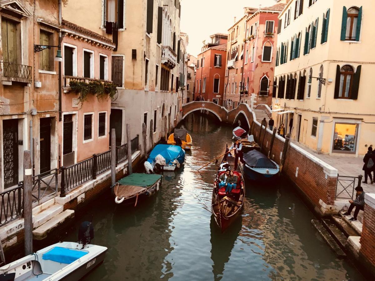 Pink House In Venice City Centerアパートメント エクステリア 写真